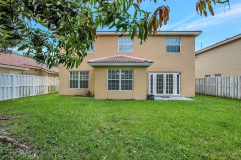 House in Sunrise, Florida 4 bedrooms, 215.9 sq.m. № 2085267 - photo 24