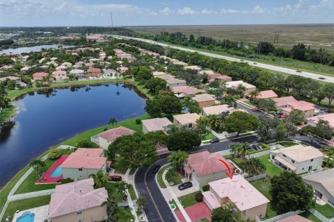 House in Sunrise, Florida 4 bedrooms, 215.9 sq.m. № 2085267 - photo 27