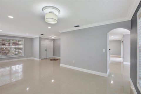 House in Sunrise, Florida 4 bedrooms, 215.9 sq.m. № 2085267 - photo 4