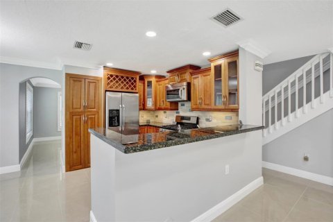 House in Sunrise, Florida 4 bedrooms, 215.9 sq.m. № 2085267 - photo 10
