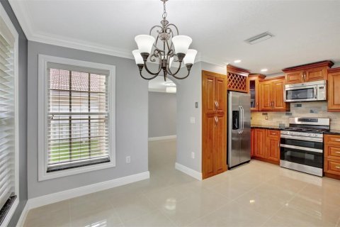 House in Sunrise, Florida 4 bedrooms, 215.9 sq.m. № 2085267 - photo 6