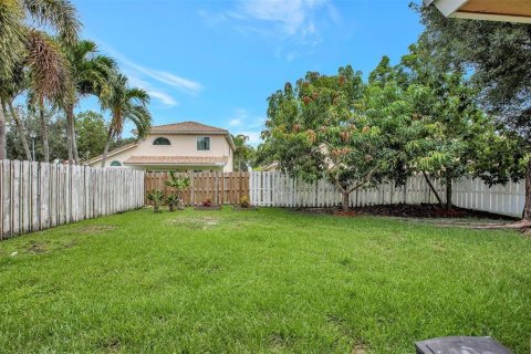 House in Sunrise, Florida 4 bedrooms, 215.9 sq.m. № 2085267 - photo 25