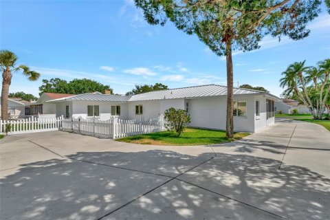 Villa ou maison à louer à Sarasota, Floride: 3 chambres, 180.42 m2 № 1688178 - photo 22