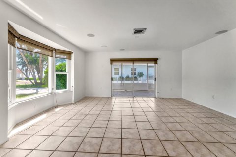 Villa ou maison à louer à Sarasota, Floride: 3 chambres, 180.42 m2 № 1688178 - photo 4