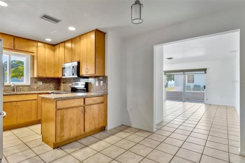 Villa ou maison à louer à Sarasota, Floride: 3 chambres, 180.42 m2 № 1688178 - photo 9