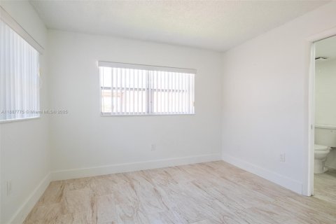 Copropriété à louer à Miami, Floride: 2 chambres, 74.32 m2 № 1944270 - photo 5