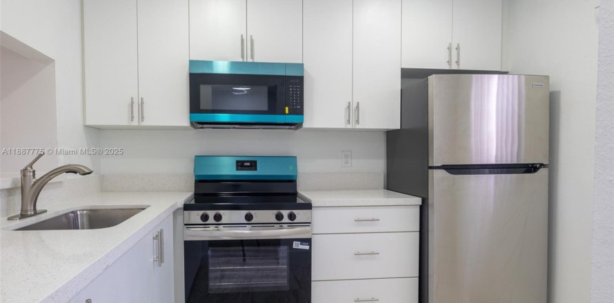 Condo à Miami, Floride, 2 chambres  № 1944270