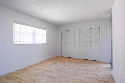 Copropriété à louer à Miami, Floride: 2 chambres, 74.32 m2 № 1944270 - photo 9