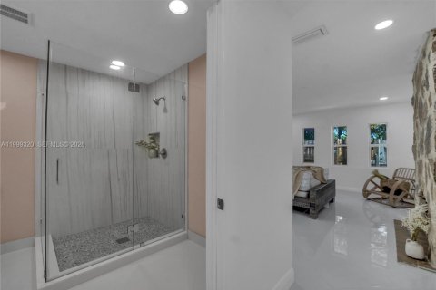 Снять в аренду виллу или дом в Форт-Лодердейл, Флорида 1 спальня, 169.36м2, № 2064169 - фото 12