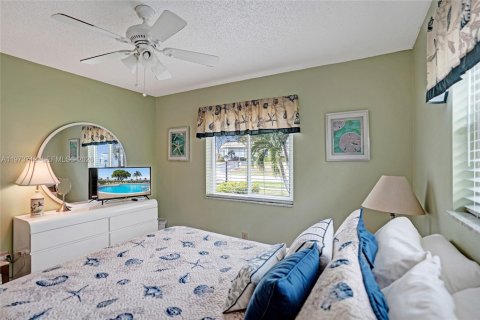 House in Boynton Beach, Florida 2 bedrooms, 100.33 sq.m. № 2033595 - photo 22