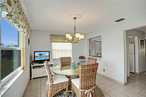 House in Boynton Beach, Florida 2 bedrooms, 100.33 sq.m. № 2033595 - photo 16