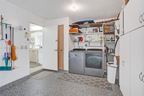 House in Boynton Beach, Florida 2 bedrooms, 100.33 sq.m. № 2033595 - photo 24