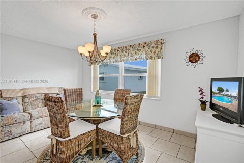 House in Boynton Beach, Florida 2 bedrooms, 100.33 sq.m. № 2033595 - photo 15