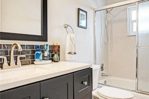 House in Boynton Beach, Florida 2 bedrooms, 100.33 sq.m. № 2033595 - photo 9