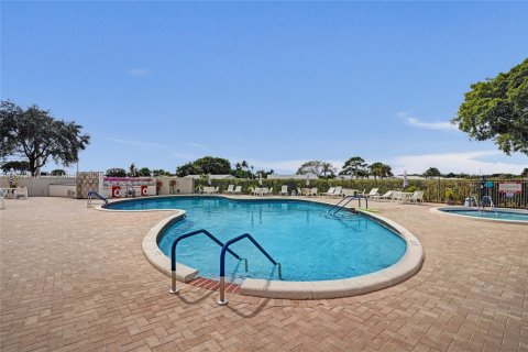 House in Boynton Beach, Florida 2 bedrooms, 100.33 sq.m. № 2033595 - photo 26