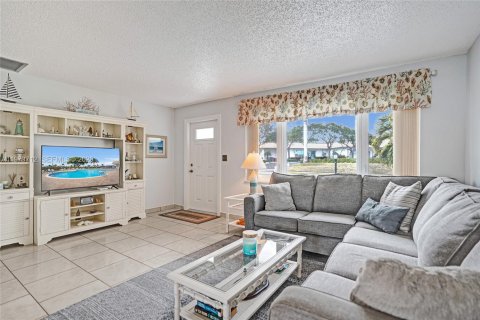 House in Boynton Beach, Florida 2 bedrooms, 100.33 sq.m. № 2033595 - photo 11