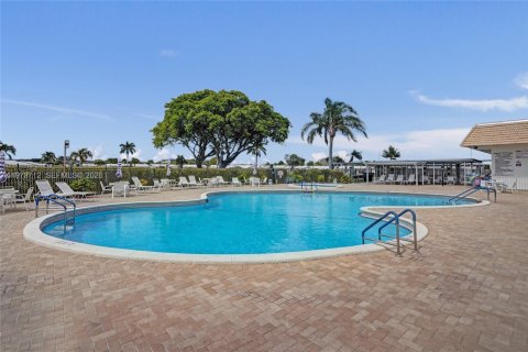 House in Boynton Beach, Florida 2 bedrooms, 100.33 sq.m. № 2033595 - photo 25