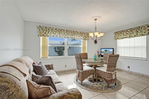 House in Boynton Beach, Florida 2 bedrooms, 100.33 sq.m. № 2033595 - photo 14