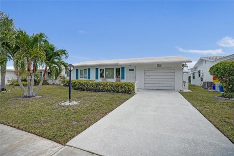 House in Boynton Beach, Florida 2 bedrooms, 100.33 sq.m. № 2033595
