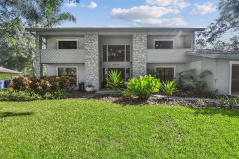 Casa en venta en Tampa, Florida, 4 dormitorios, 410.54 m2 № 1886740 - foto 2