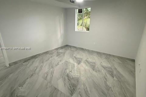 Commercial property in Miami, Florida № 2026078 - photo 16