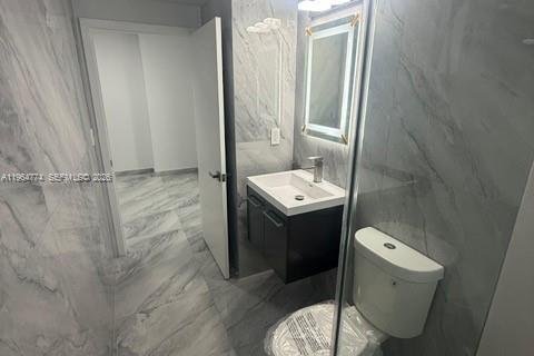 Commercial property in Miami, Florida № 2026078 - photo 21