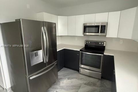 Commercial property in Miami, Florida № 2026078 - photo 4