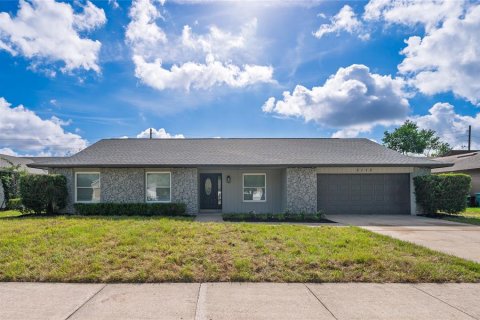 House in Orlando, Florida 4 bedrooms, 176.33 sq.m. № 2299469