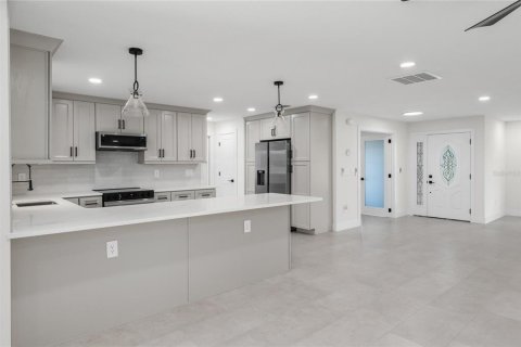 Villa ou maison à vendre à Orlando, Floride: 4 chambres, 176.33 m2 № 2299469 - photo 12