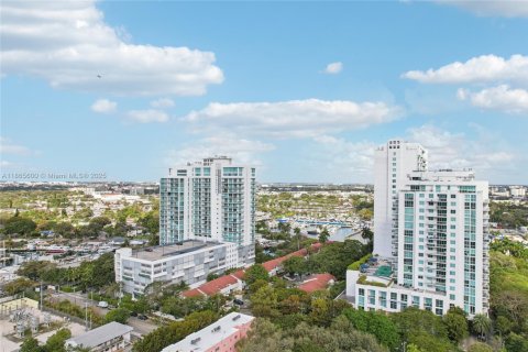 Touwnhouse à vendre à Miami, Floride: 2 chambres, 92.9 m2 № 1895923 - photo 4
