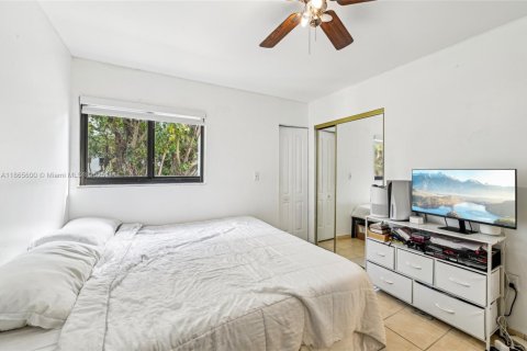 Touwnhouse à vendre à Miami, Floride: 2 chambres, 92.9 m2 № 1895923 - photo 26
