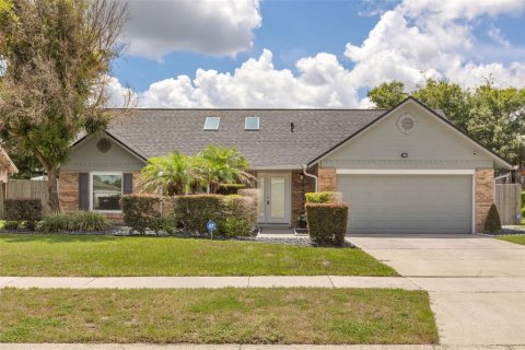 House in Winter Park, Florida 3 bedrooms, 107.95 sq.m. № 2299494