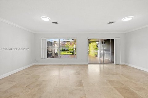 Touwnhouse à vendre à Deerfield Beach, Floride: 2 chambres, 121.52 m2 № 2414614 - photo 11