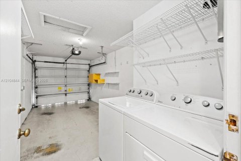 Touwnhouse à vendre à Deerfield Beach, Floride: 2 chambres, 121.52 m2 № 2414614 - photo 16