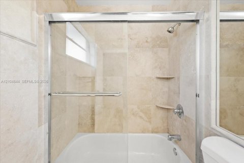 Touwnhouse à vendre à Deerfield Beach, Floride: 2 chambres, 121.52 m2 № 2414614 - photo 28