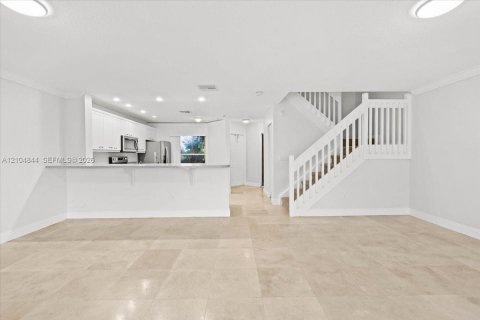 Touwnhouse à vendre à Deerfield Beach, Floride: 2 chambres, 121.52 m2 № 2414614 - photo 14