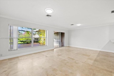 Touwnhouse à vendre à Deerfield Beach, Floride: 2 chambres, 121.52 m2 № 2414614 - photo 12