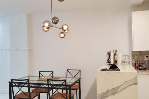 Condo in Sunny Isles Beach, Florida, 1 bedroom  № 2059707 - photo 5