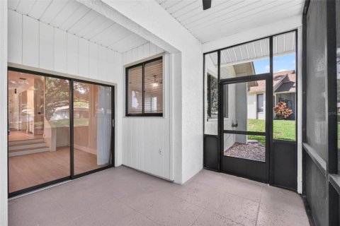 Villa ou maison à vendre à Palm Harbor, Floride: 2 chambres, 124.02 m2 № 2415298 - photo 16