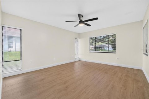 Villa ou maison à vendre à Palm Harbor, Floride: 2 chambres, 124.02 m2 № 2415298 - photo 7