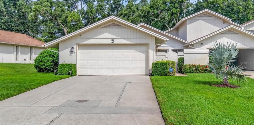 Villa ou maison à Palm Harbor, Floride 2 chambres, 124.02 m2 № 2415298