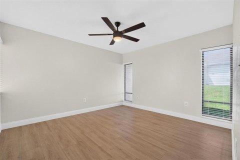 Villa ou maison à vendre à Palm Harbor, Floride: 2 chambres, 124.02 m2 № 2415298 - photo 12