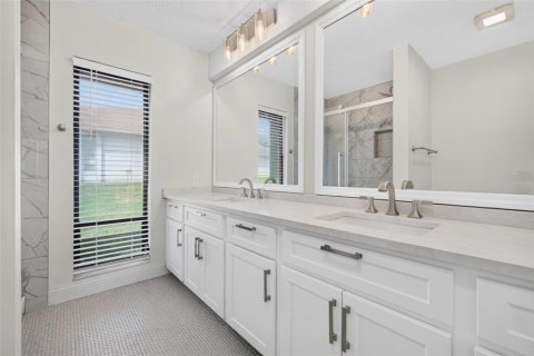 Villa ou maison à vendre à Palm Harbor, Floride: 2 chambres, 124.02 m2 № 2415298 - photo 10
