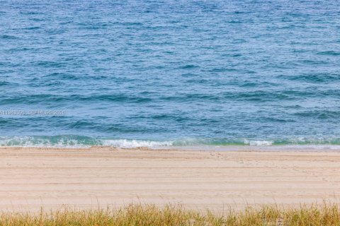 Copropriété à vendre à Lauderdale-by-the-Sea, Floride: 2 chambres, 139.07 m2 № 2001306 - photo 4