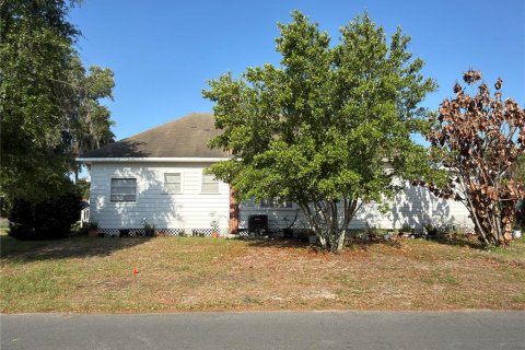House in Winter Haven, Florida 3 bedrooms, 106.28 sq.m. № 2196831 - photo 5
