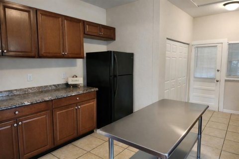 House in Winter Haven, Florida 3 bedrooms, 106.28 sq.m. № 2196831 - photo 10