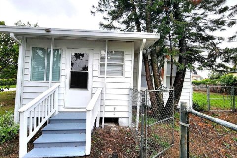 House in Winter Haven, Florida 3 bedrooms, 106.28 sq.m. № 2196831 - photo 4