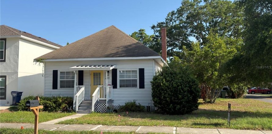 House in Winter Haven, Florida 3 bedrooms, 106.28 sq.m. № 2196831