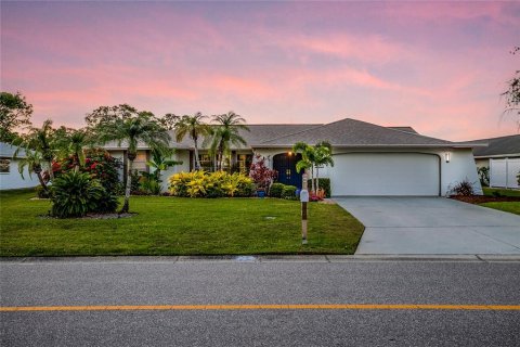 Casa en venta en Sarasota, Florida, 3 dormitorios, 176.7 m2 № 1597279 - foto 2