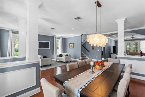 House in Tampa, Florida 5 bedrooms, 379.04 sq.m. № 2236260 - photo 7